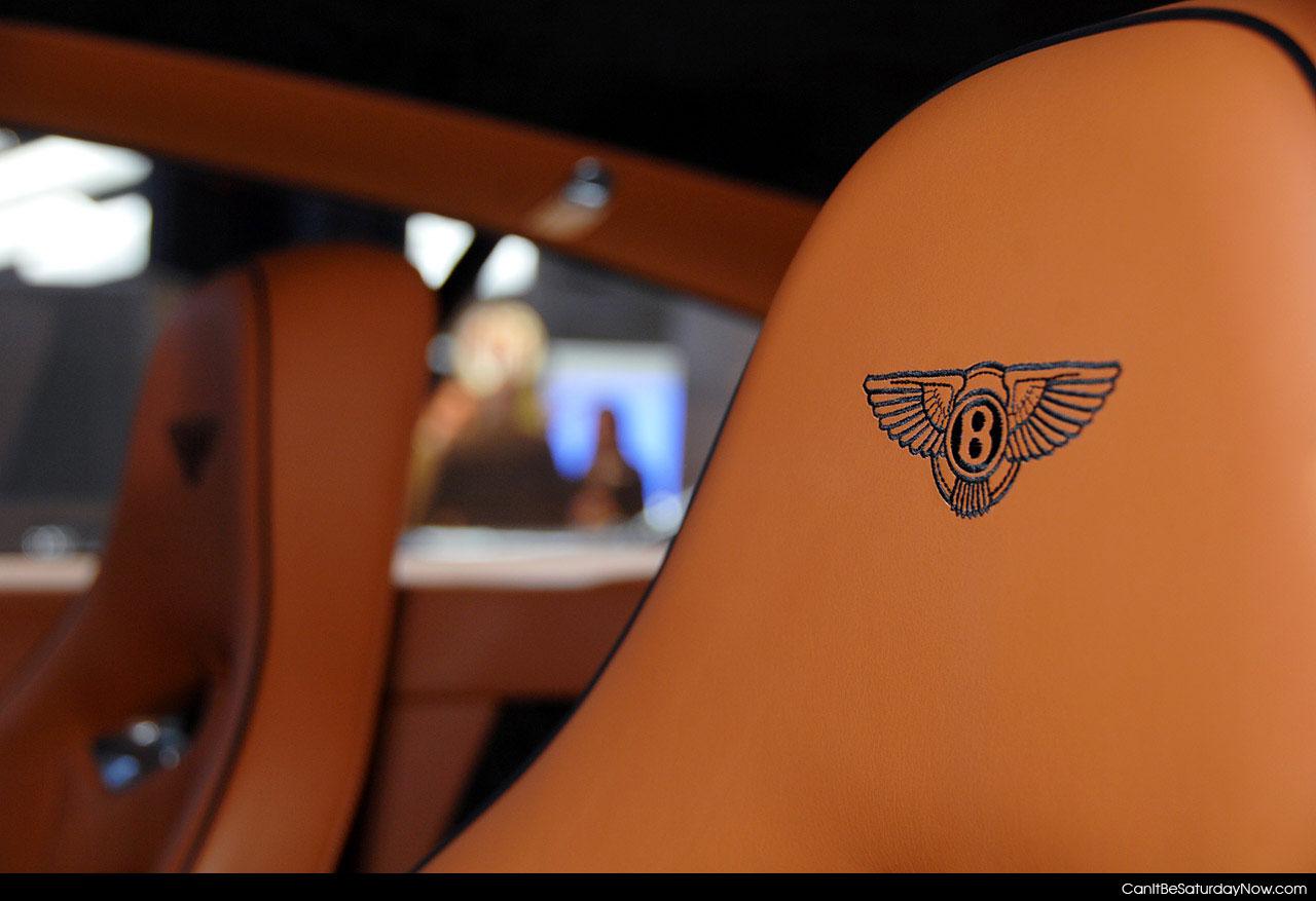 Bentley stitched - Bentley emblem stitched