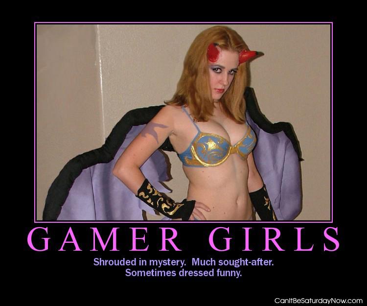 Gamer Girls - Sometimes dressed funny
