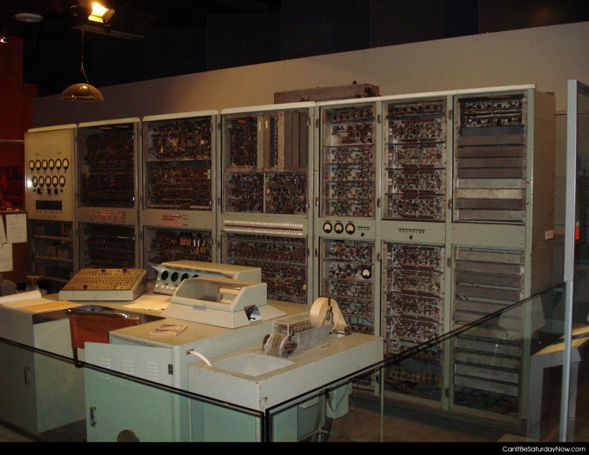 Computer Museum - be glad your desktop is not this old.