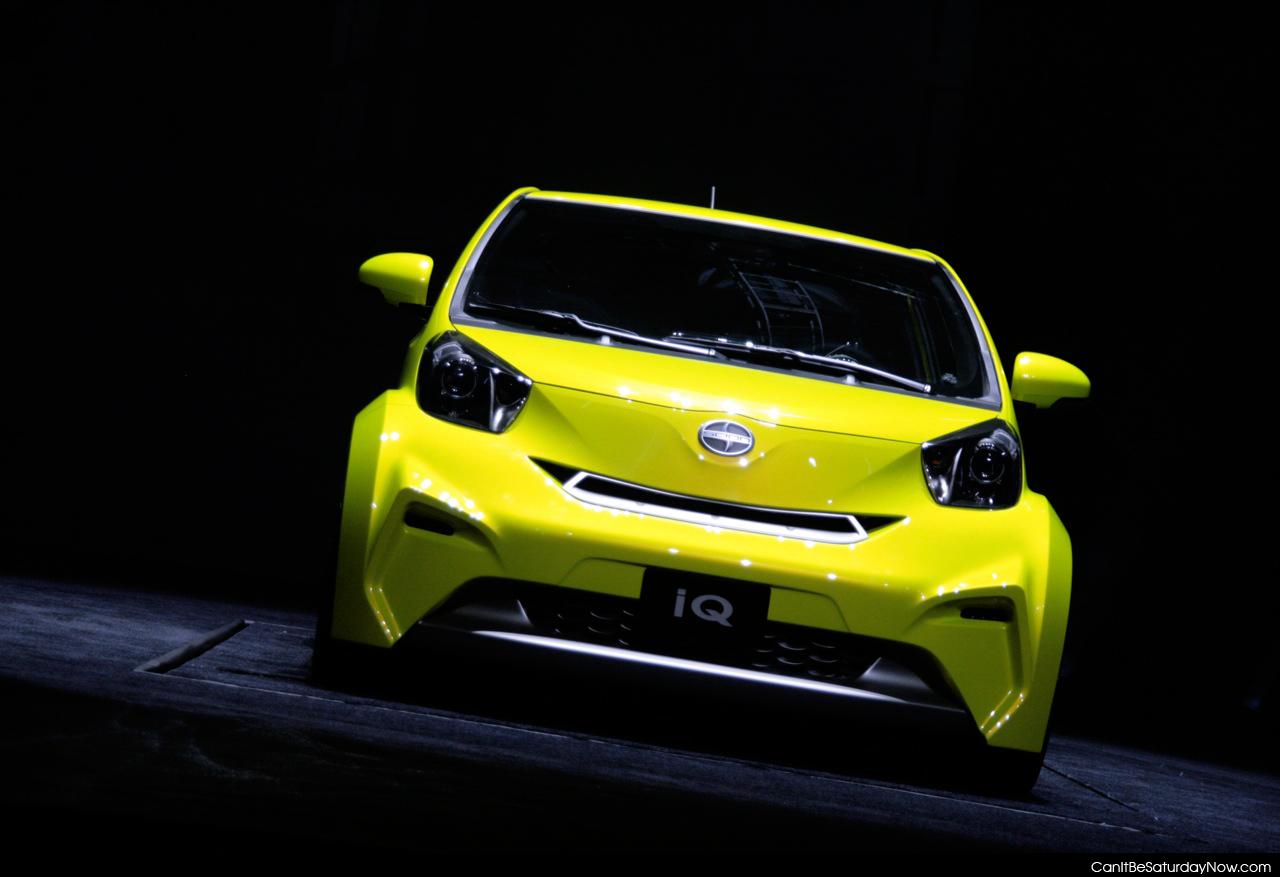 Scion iq - lets hope the scion iq is not as square is its daddy